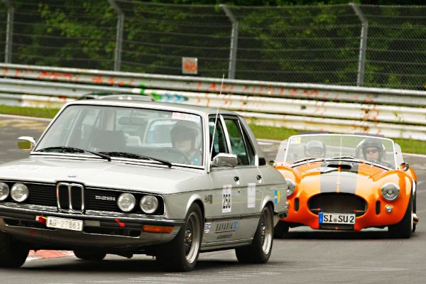 klassik-motorsport-043A352C29-74D3-6212-8FDB-E1757D836FD9.jpg